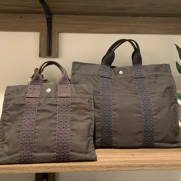 Hermes Handbags - ❗️SOLD❗️Beautiful Hermes Herline PM Tote Bag Set!